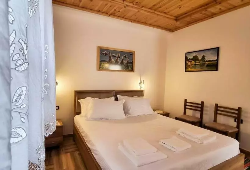 ベッドアンドブレックファースト Arben Qemeri Guest House