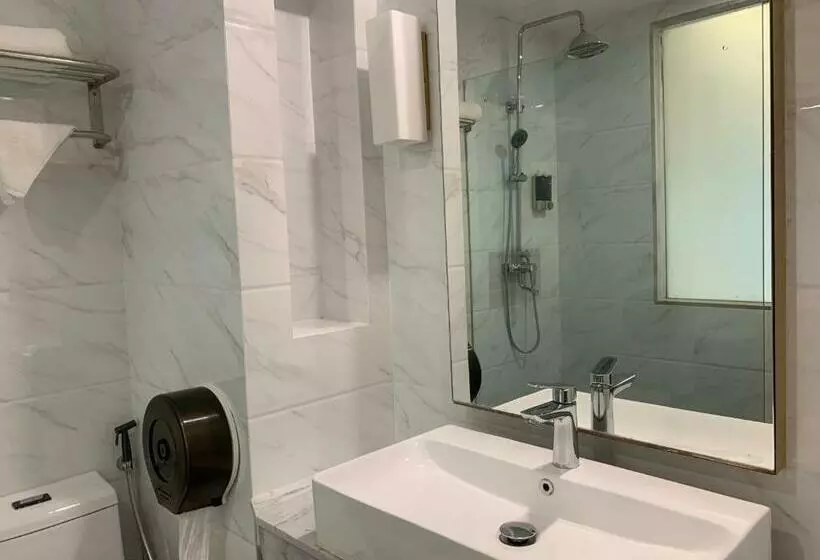 Hotelli Jomtien Holiday Inn Pattaya