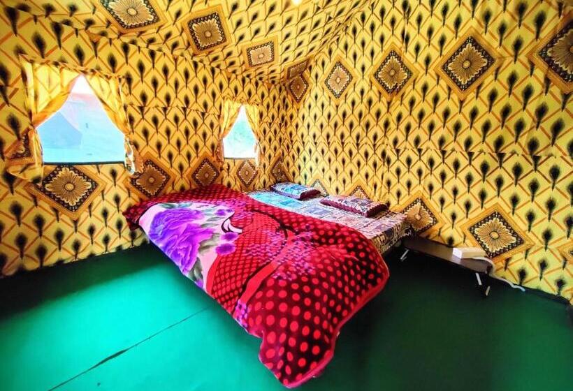 Hotel Pop The Serenity Summit