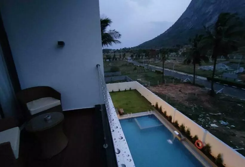 Hotelli Silver Cloud