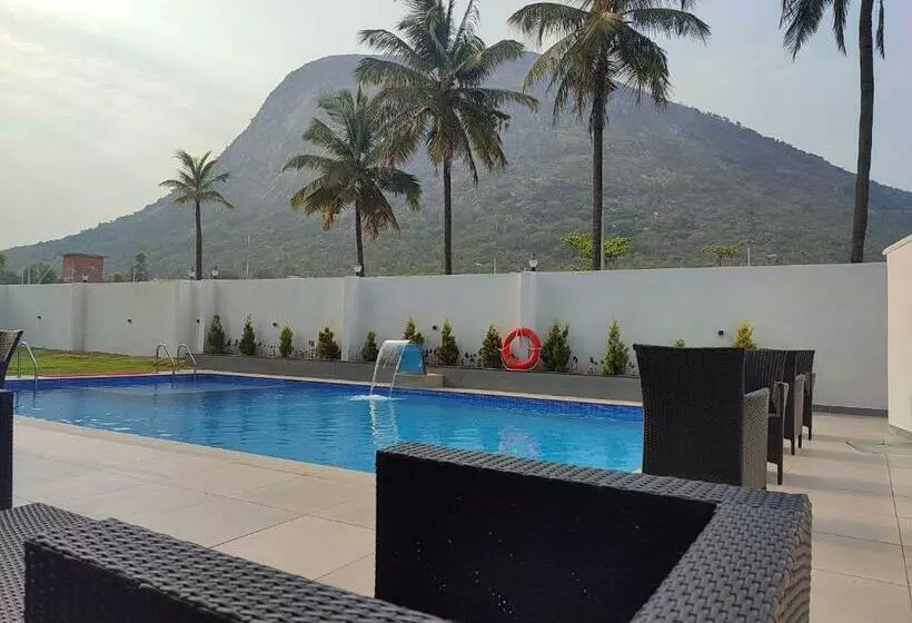 Hotelli Silver Cloud