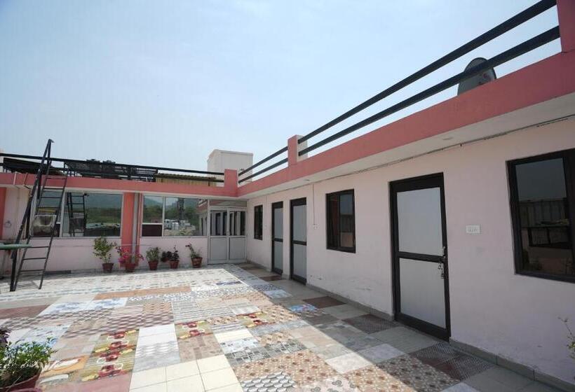 בית מלון כפרי Sjh Venkatesh