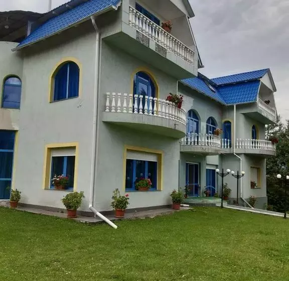 ペンション Casa Albastra