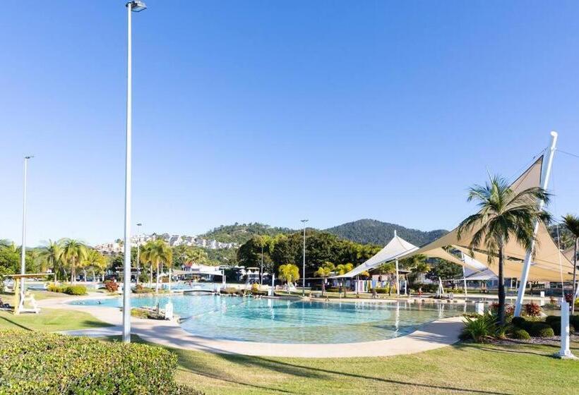 Airlie Sun & Sand Accommodation #4