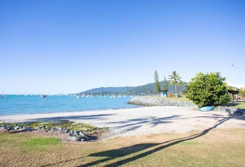 Airlie Sun & Sand Accommodation #4