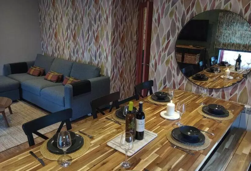 Retkeilymaja Masonic Arms Gatehouse