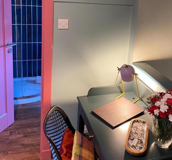 فندق صغير Masonic Arms Gatehouse