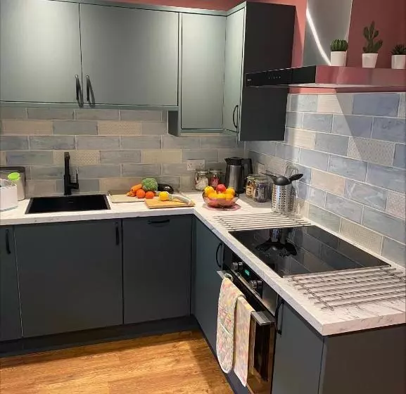 Retkeilymaja Masonic Arms Gatehouse