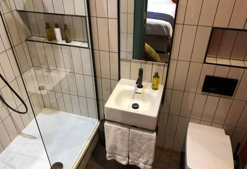 Retkeilymaja Masonic Arms Gatehouse