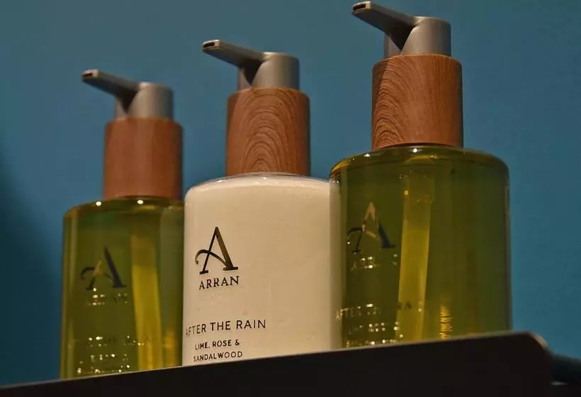 Retkeilymaja Masonic Arms Gatehouse