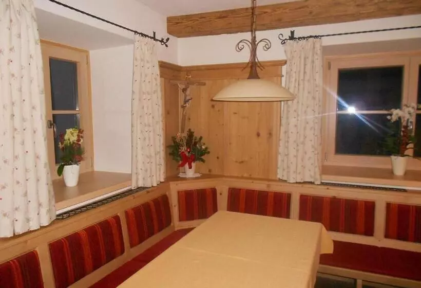 ベッドアンドブレックファースト Hainzbauer