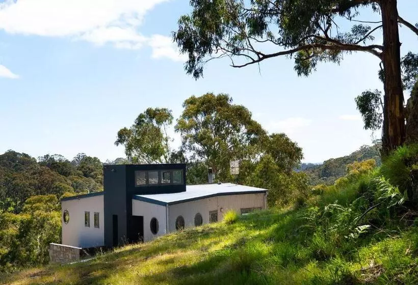 Dindelong Trentham Falls Unique Architect Designed Nature Hideaway