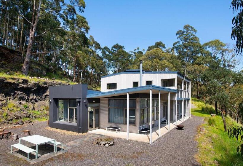 Dindelong Trentham Falls Unique Architect Designed Nature Hideaway