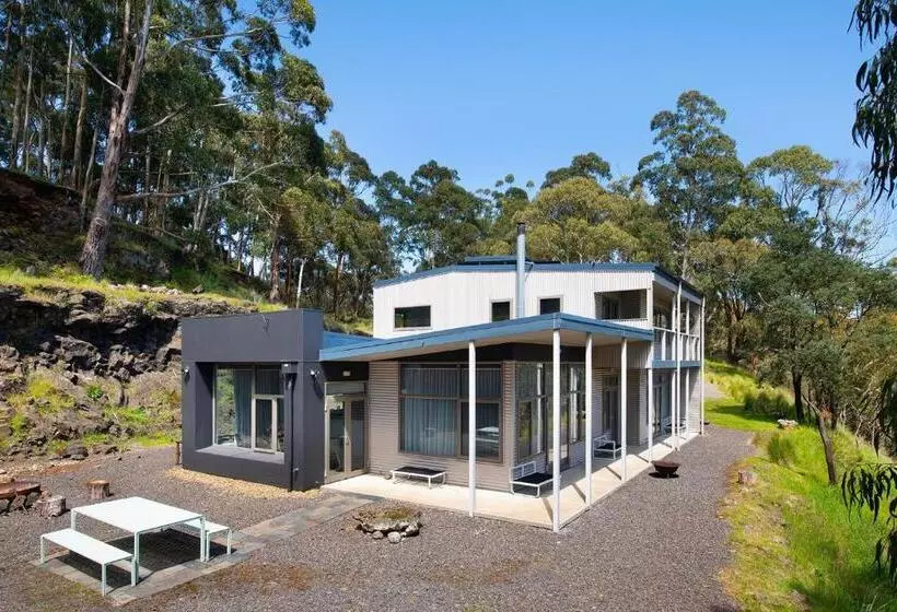 Dindelong Trentham Falls Unique Architect Designed Nature Hideaway