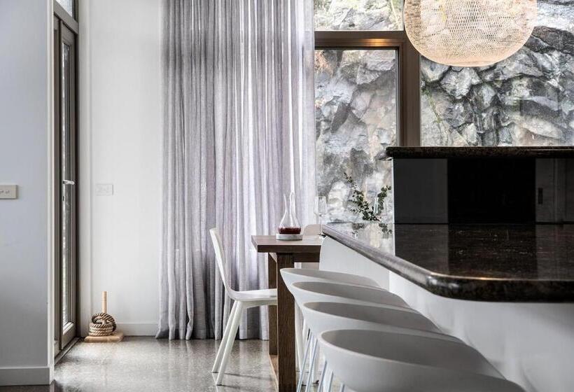 Dindelong Trentham Falls Unique Architect Designed Nature Hideaway