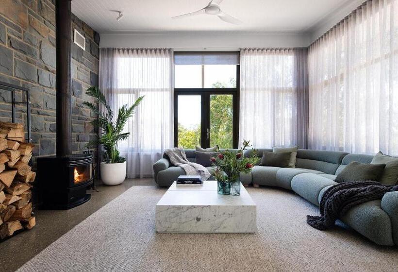 Dindelong Trentham Falls Unique Architect Designed Nature Hideaway