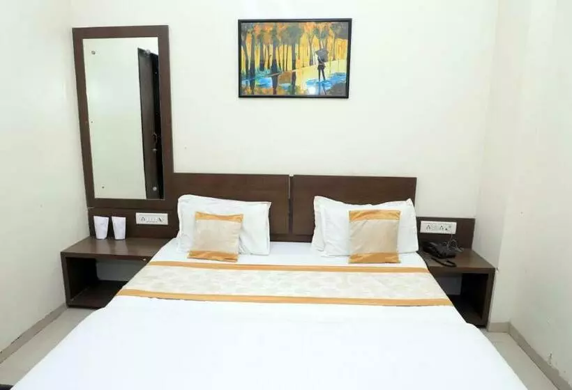ホテル Annapura Residency, Chalisgaon