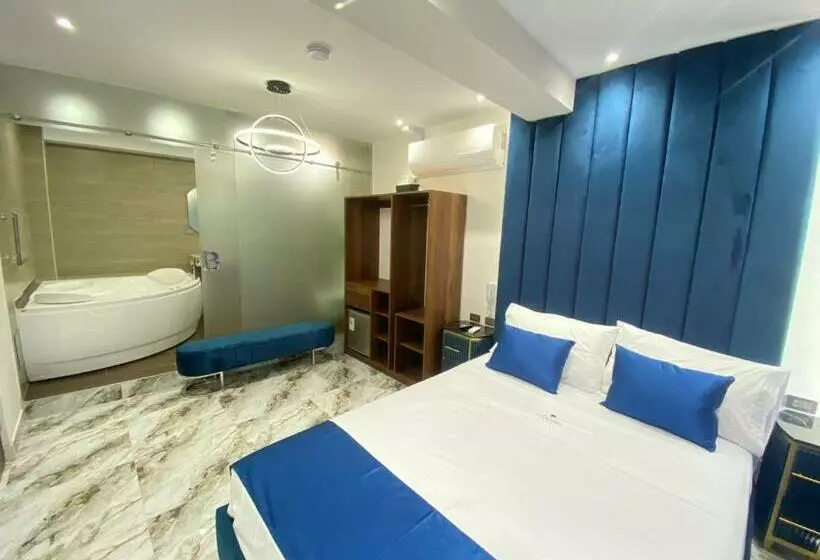 Hotel Blue Three