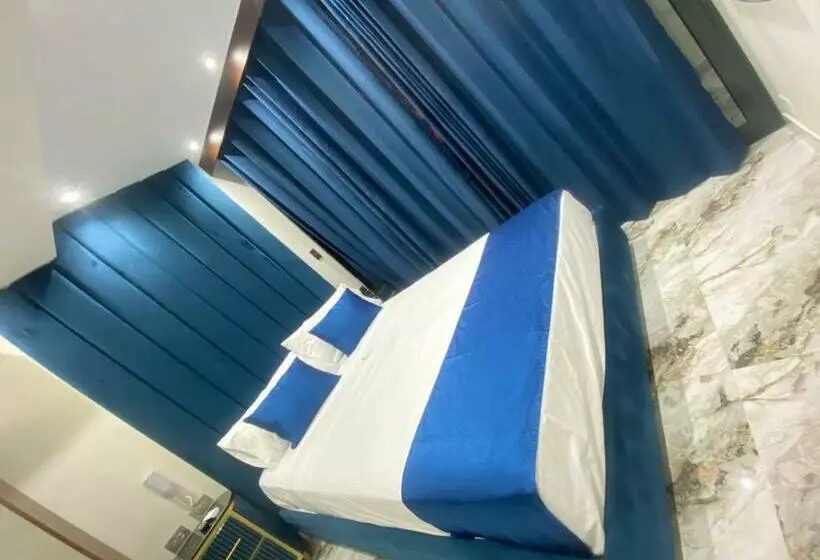 Hotel Blue Three