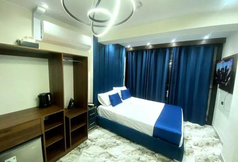Hotel Blue Three
