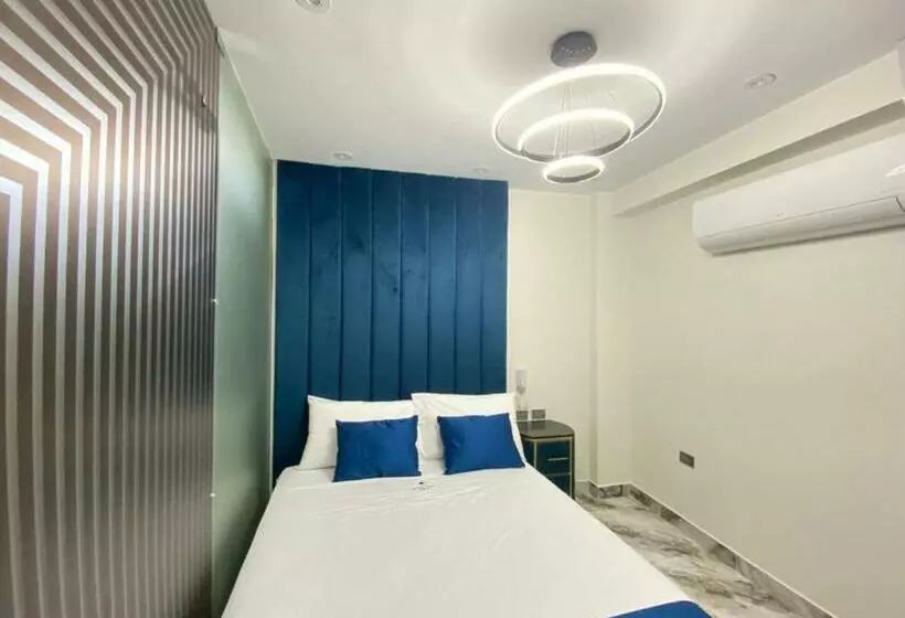 Hotel Blue Three
