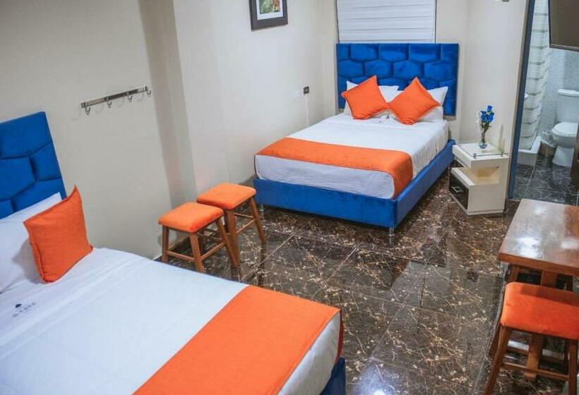 ホテル Blue Three