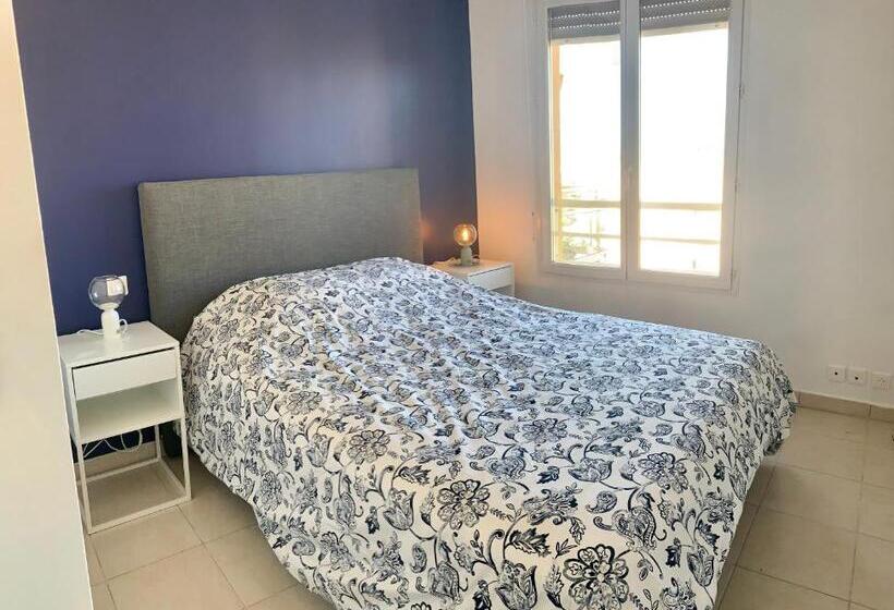 Joli 2p Climatise Dans Résidence Calme Et Securisée Avec Piscine