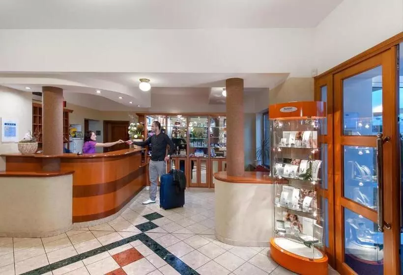 April Hotel Panorama