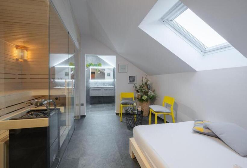 April Hotel Panorama