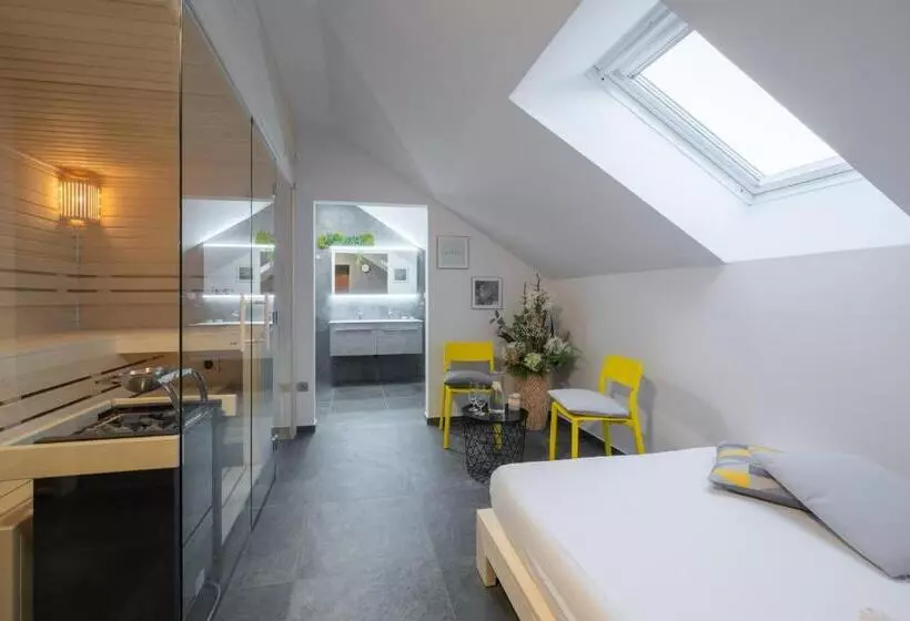 April Hotel Panorama