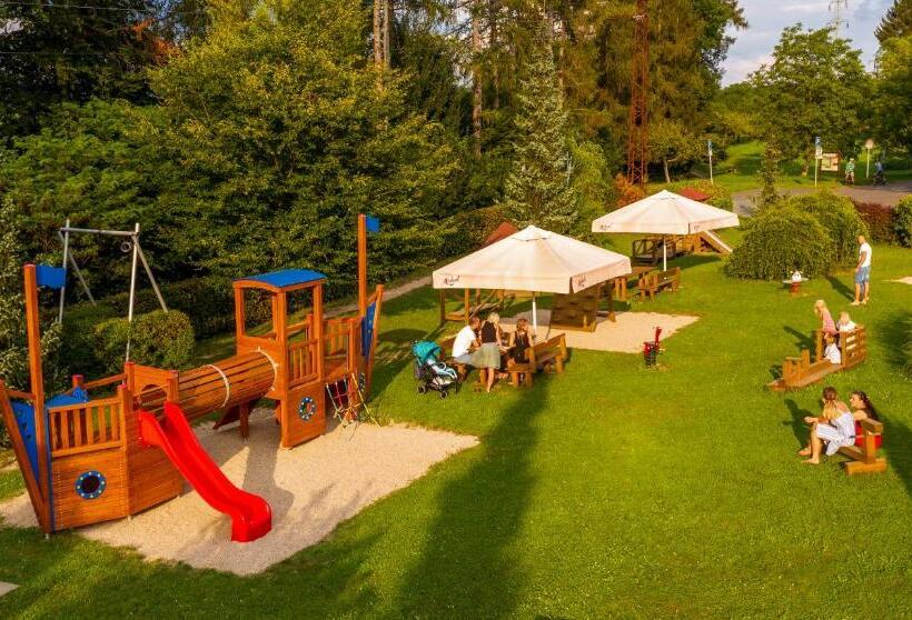 April Hotel Panorama