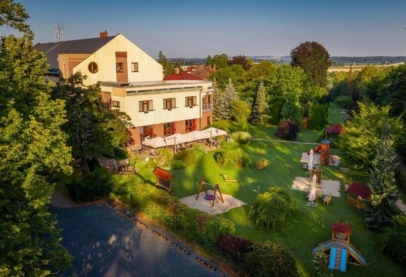 April Hotel Panorama