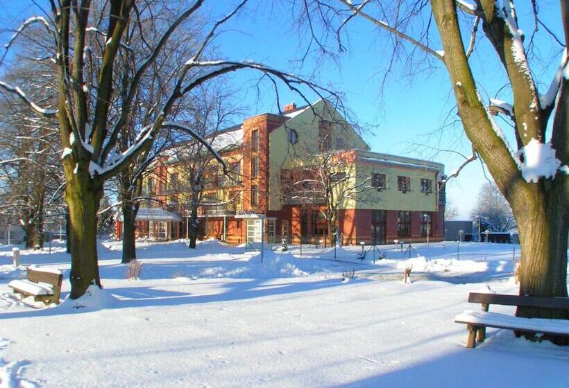 April Hotel Panorama