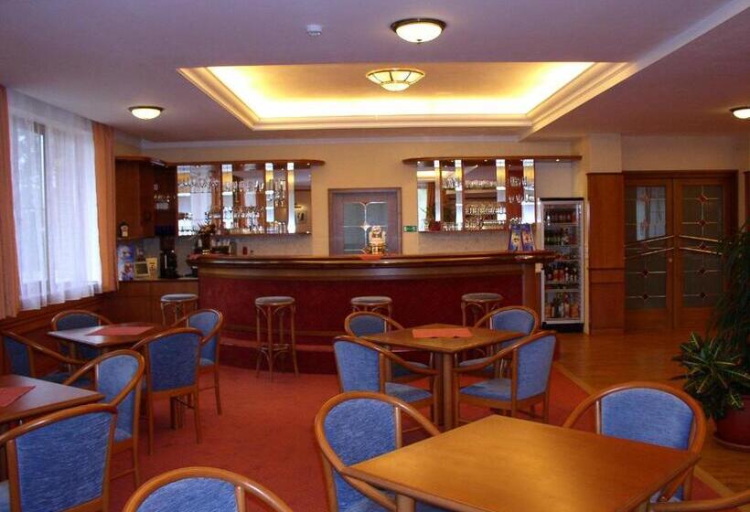 April Hotel Panorama