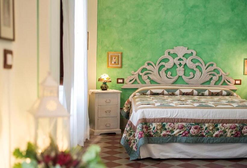 ホテル Albergo Da Annita   Room Only