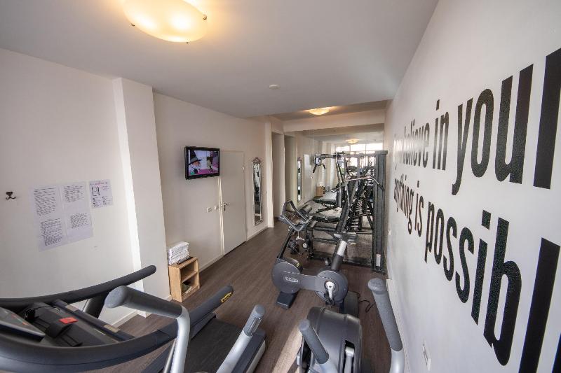 בית מלון כפרי Ambassador City Centre