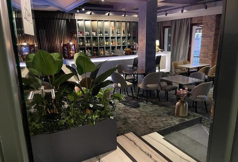 בית מלון כפרי Brilliant Plaza