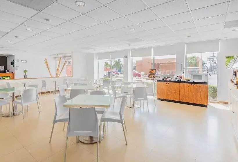 هتل City Express Junior By Marriott Veracruz Aeropuerto