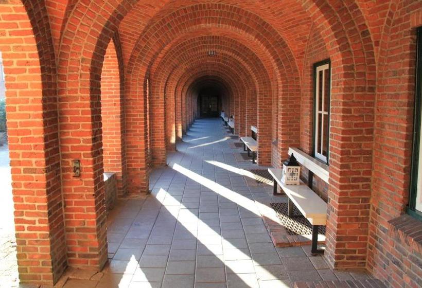 هتل De Volksabdij