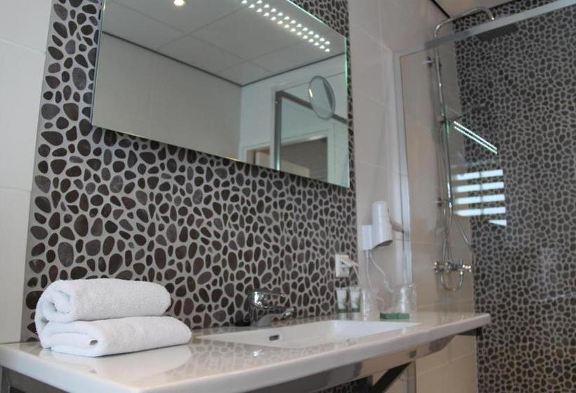 هتل De Volksabdij