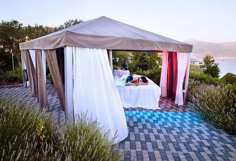 Baron Tavernier Hotel Restaurant & Spa