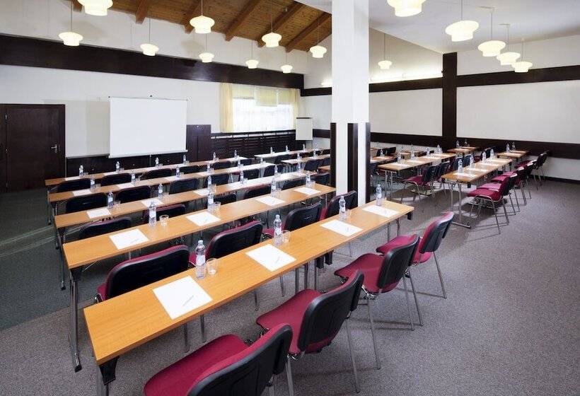 ホテル Orea Resort Devět Skal Vysočina