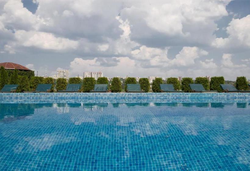 Hotelli Vysokii Bereg Park