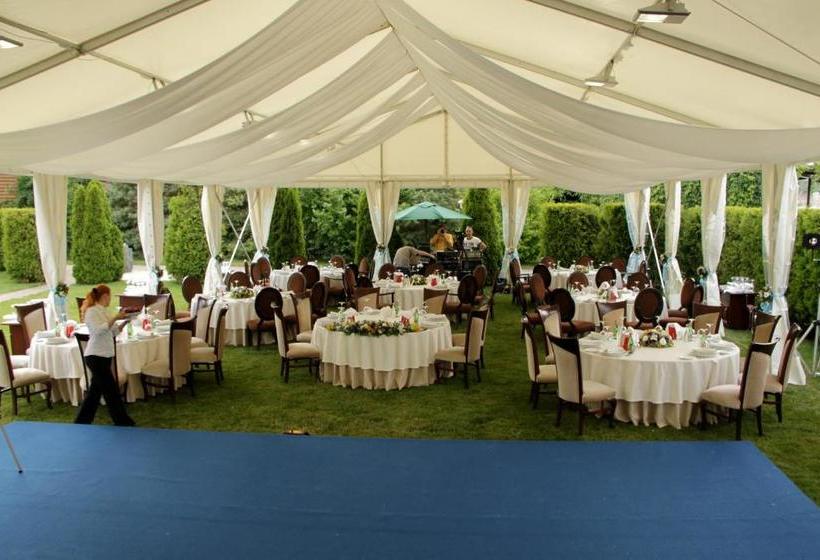 Hotelli Vysokii Bereg Park