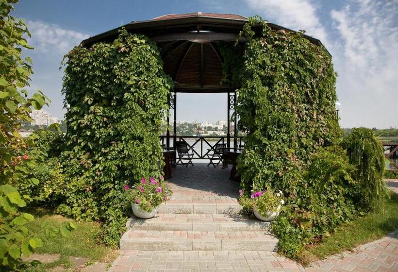 Hotelli Vysokii Bereg Park