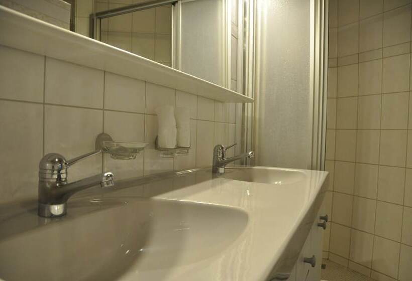 بنسيون Gasthof Kreuz Egerkingen