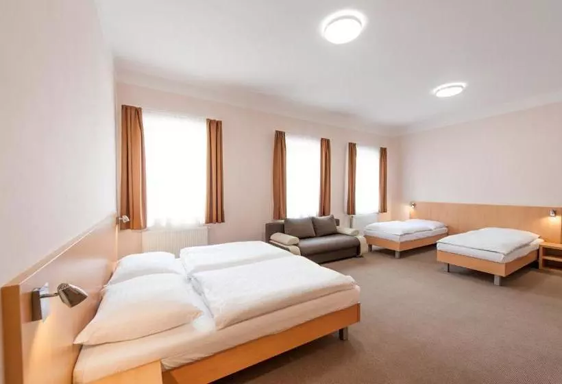 پانسیون V Centru