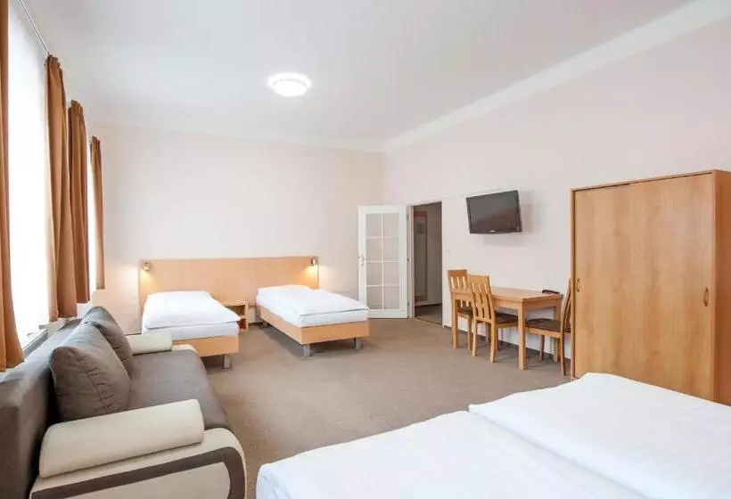 پانسیون V Centru