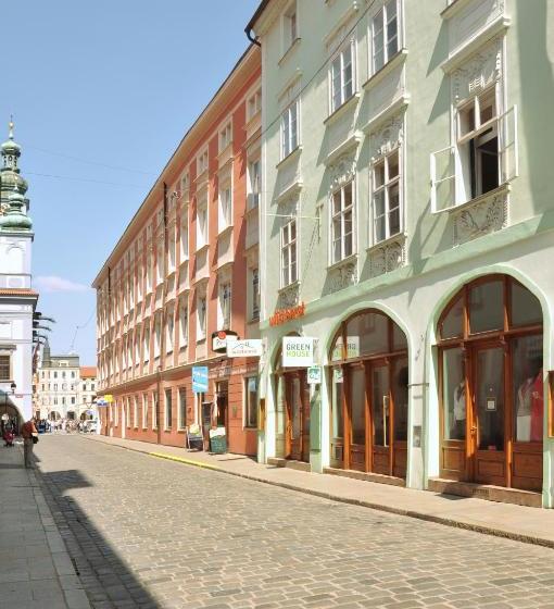 פנסיון V Centru