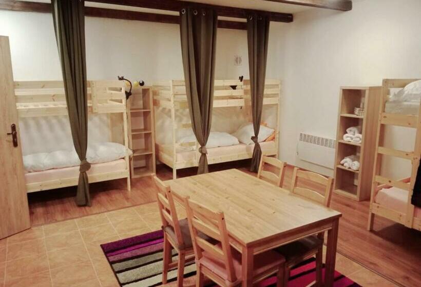 Hostel Pod šerákem